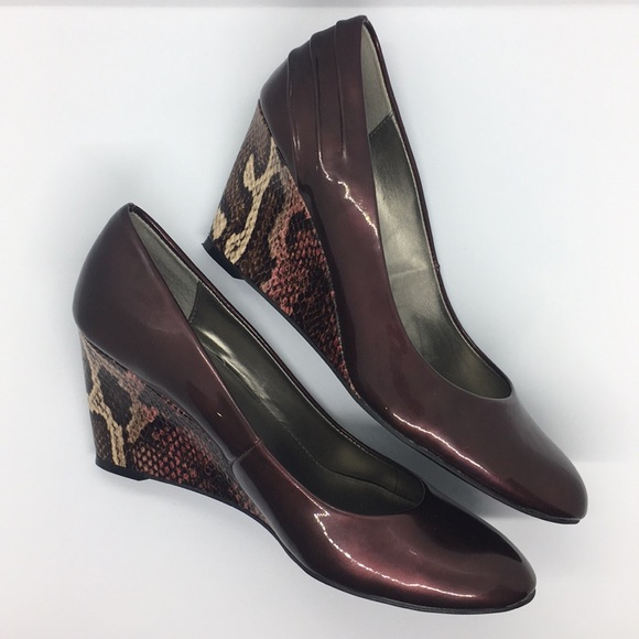 Bandolino Shoes - NWOT! Bandolino Burgundy Snakeskin Wedges